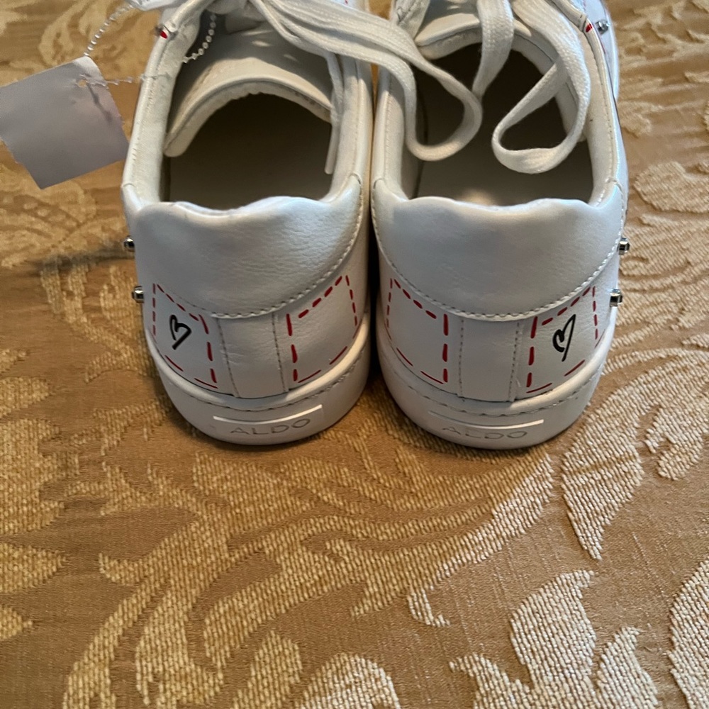 Aldo “Hello, My Name Is” Size 9 Red/White Designo… - image 4